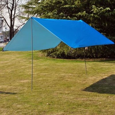 Zilverbedekte polyesterkampertent voor buiten bescherming tegen regen en zonnescherming